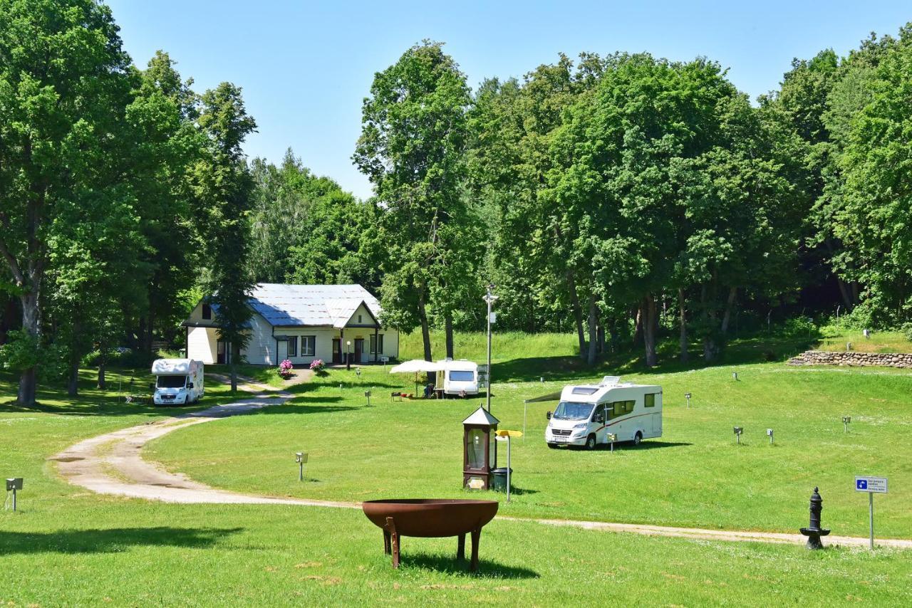 Slenis Trakuose Hotel Trakai Buitenkant foto