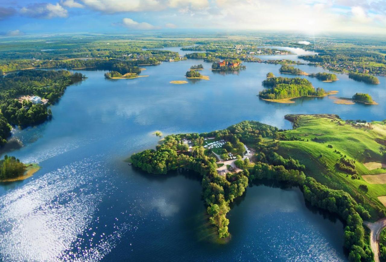 Slenis Trakuose Hotel Trakai Buitenkant foto